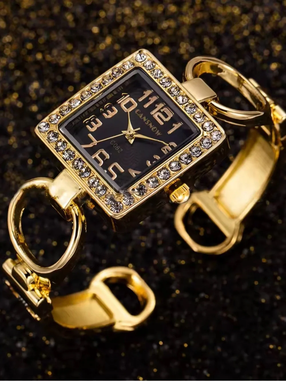 Classic Stainless steel Gold Tone Women's Bracelet Watch - Elegant Gold Finish